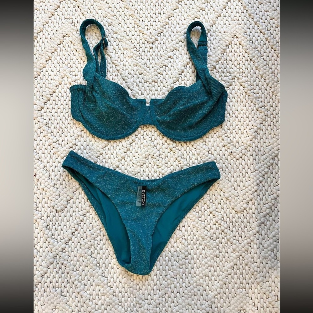 Vetchy green shimmer suit in EUC